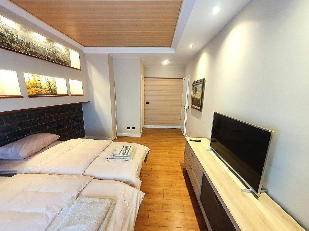 Centerscape - Studio By Dion Apartment Tirana Bagian luar foto