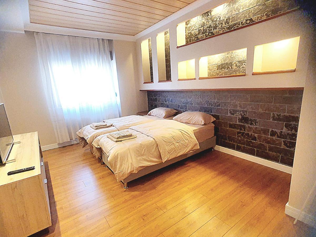 Centerscape - Studio By Dion Apartment Tirana Bagian luar foto