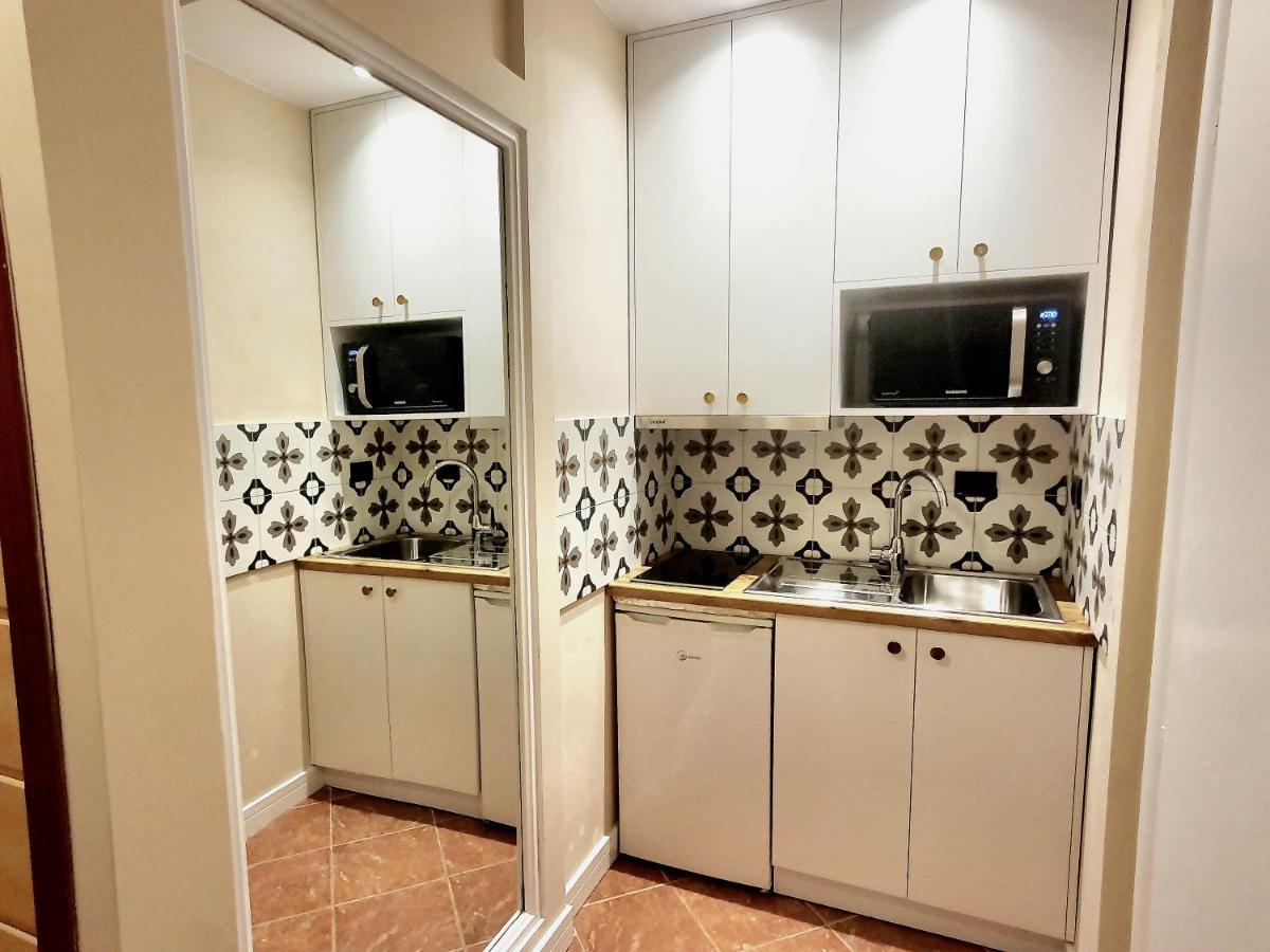 Centerscape - Studio By Dion Apartment Tirana Bagian luar foto